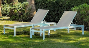 Reserva 2 hamacas y sombrilla (medio día)